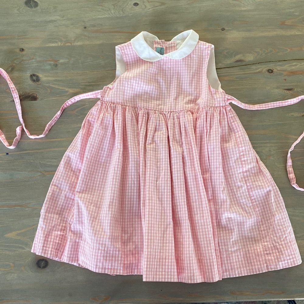 Pink and white seersucker smocking dress 3YO used in great condition. Lined.